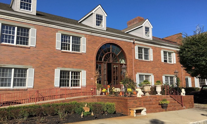 Colts Neck Hotel | Colts Neck Inn Hotel
