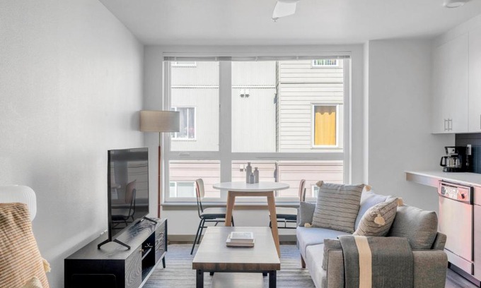 Columbia City Apartment | Columbia City Studio w WD Gym nr Light Rail SEA-345