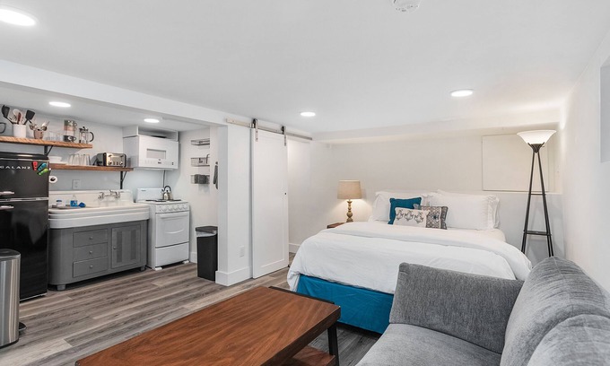 Columbia City Apartment | Columbia City Urban Studio