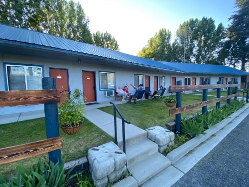 Colville Hotel | Columbia Point Resort