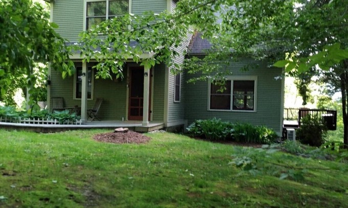 Waitsfield House | Columbus Day Weekend just opened up! Epic foliage this year!