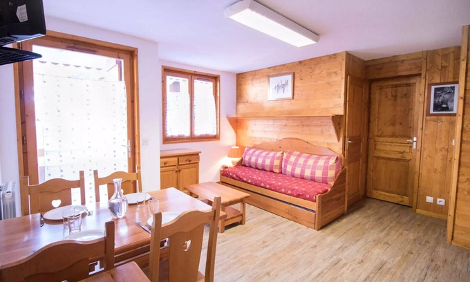 Aussois Apartment | COM206 :Apartment in quiet area near free shuttle bus and swimming pool