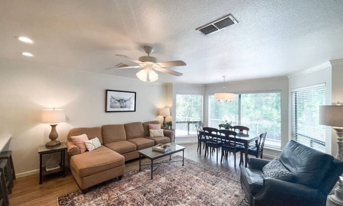 New Braunfels Condo | Comal Haus | 1st Floor | Recently Renovated | WiFi