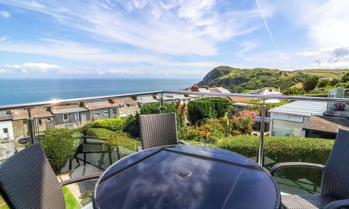 Hele Cottage | COMBE VIEW, pet friendly, character holiday cottage in Ilfracombe