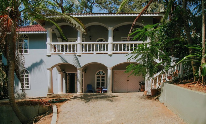 West End House | Combined 3 Bedroom Retreat in the Heart of West End, Roatan