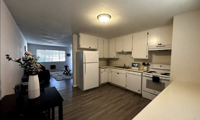 Sonora Apartment | Come enjoy beautiful historic downtown Sonora.