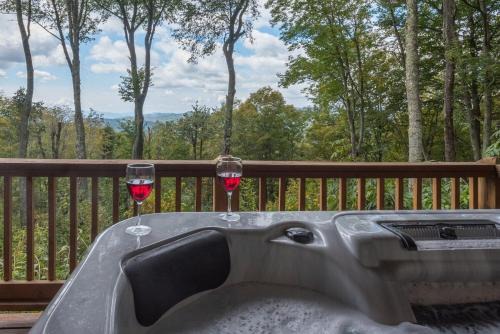 Wolf Laurel Ski Chalet | Come Enjoy the Mountain Sunsets, Near Asheville