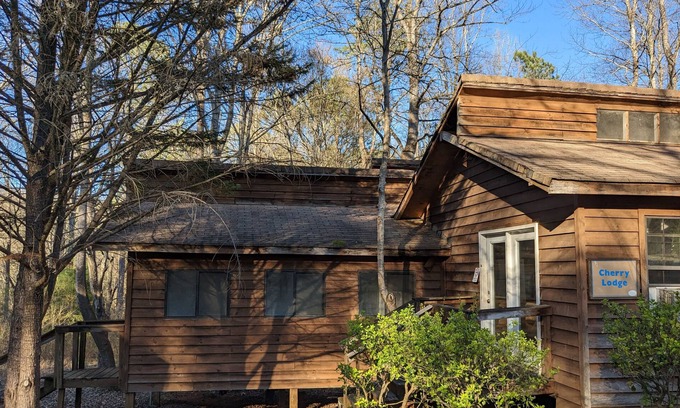 Benton Cabin | Come enjoy the Ocoee River and all its beautiful nature with us!