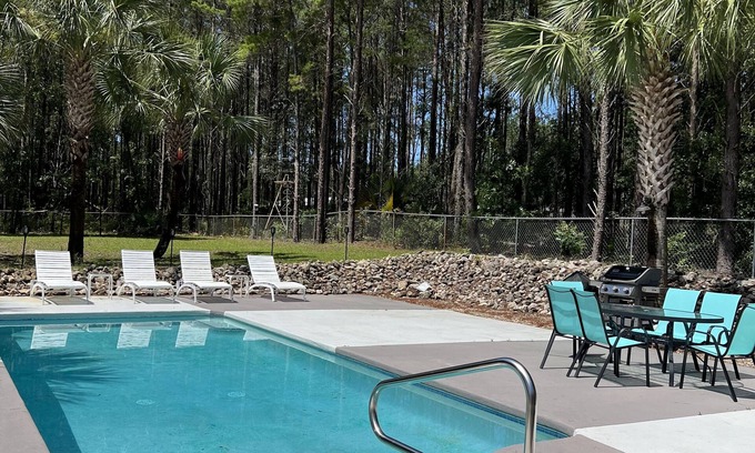 Steinhatchee House | Come relax at - Pura Vida House with pool - sleeps 9