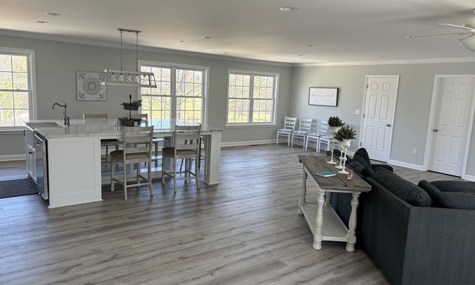 Heber Springs Apartment | Come visit Heber Springs and experience life on the Evans Mountaintop Farm!nnn