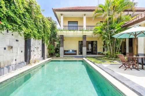 Petitenget Villa | Cometa Prime 3BR Private Pool Luxury Villa Seminyak