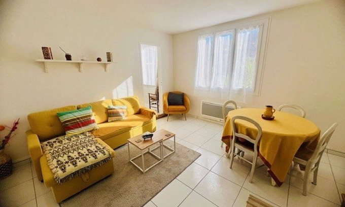 Amelie-les-Bains-Palalda Apartment | Comfortable 2-BR Apt with Private Parking, WiFi, and Central Location in Amélie-les-Bains