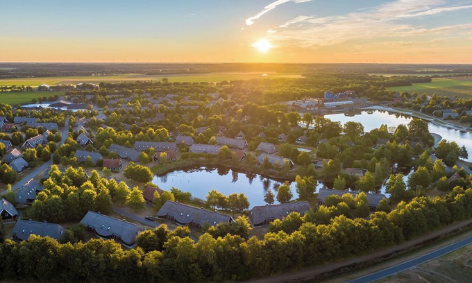 Nooitgedacht House | Comfort 10-person 'children's' farmhouse in the holiday park Hof van Saksen