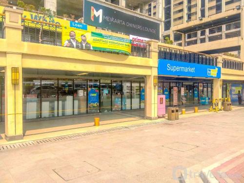 Cikarang Apartment | Comfort 2BR Apartment at Meikarta Apartment By Travelio