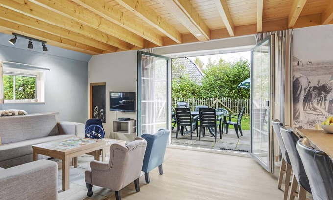 Witteveen House | Comfort 6-person children's bungalow in the holiday park Landal Orveltermarke