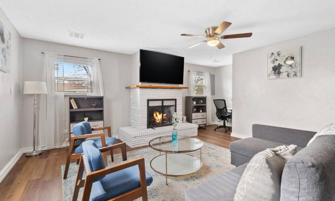 Del City House | Comfort Abode!