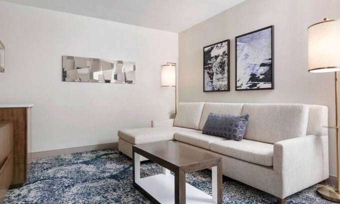 Northeast Virginia Beach Hotel | Comfort & Convenience, 2 Sleek Units, Onsite Pool, Near Cape Henry Lighthouse