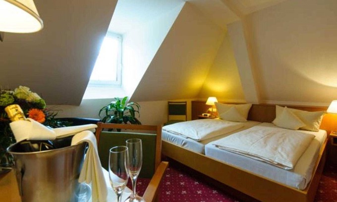 Wiesenttal Hotel | Comfort Double Room - Akzent Hotel Goldner Stern & Sternla