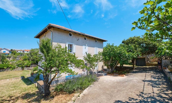 Veli Losinj Apartment | Comfort for 4 - Private Parking