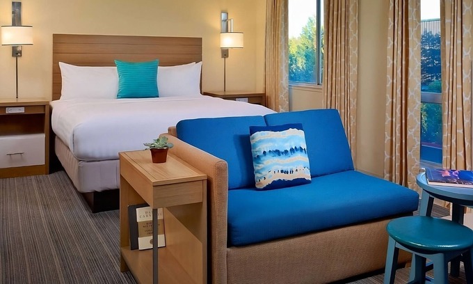 Flagstaff Resort | Comfort in the Heart of Northern Arizona's Wonders! with Free Breakfast & Tennis