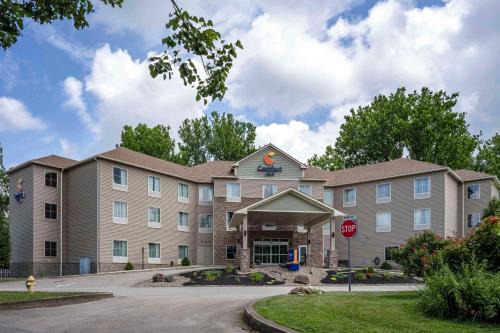 Connellsville Hotel | Comfort Inn Connellsville Riverview