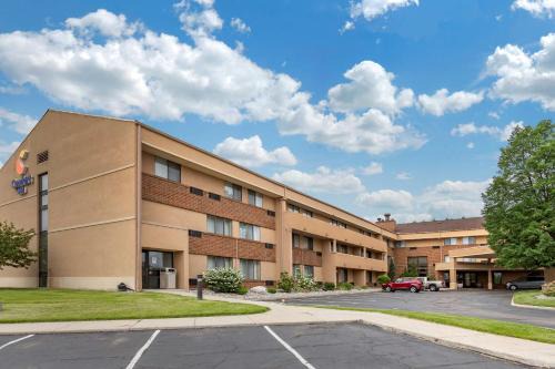 Lansing Hotel | Comfort Inn Lansing West