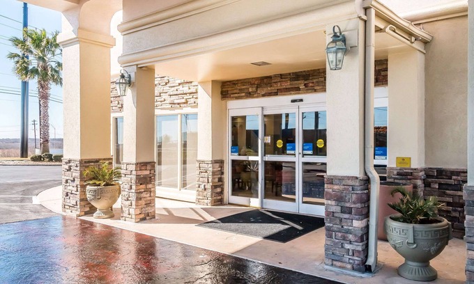 San Antonio Hotel | Comfort Inn near Frost Bank Center