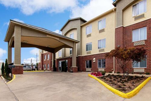 Fredericksburg Hotel | Comfort Inn & Suites and Suites Fredericksburg