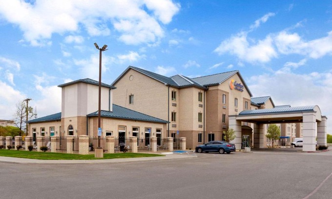 Amarillo Hotel | Comfort Inn & Suites Amarillo East