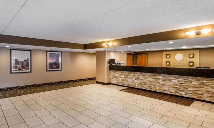 Northeast Park Hill Hotel | Comfort Inn & Suites Denver Northfield