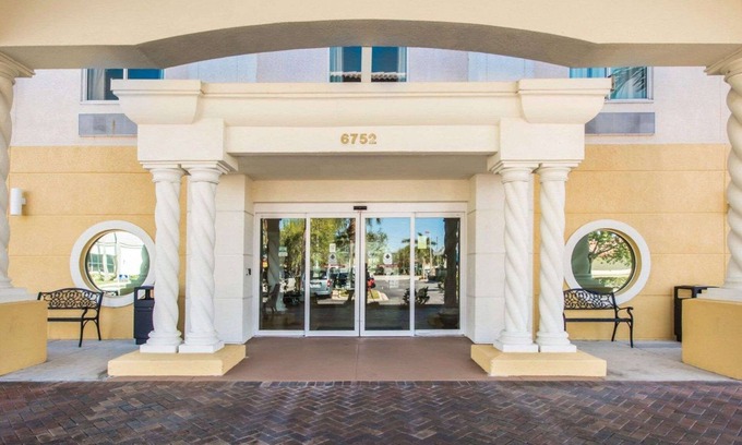 Jupiter Hotel | Comfort Inn & Suites Jupiter I-95