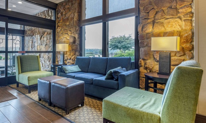 Danville Hotel | Comfort Inn & Suites near Danville Mall
