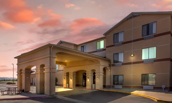 Polvadera Hotel | Comfort Inn & Suites Socorro