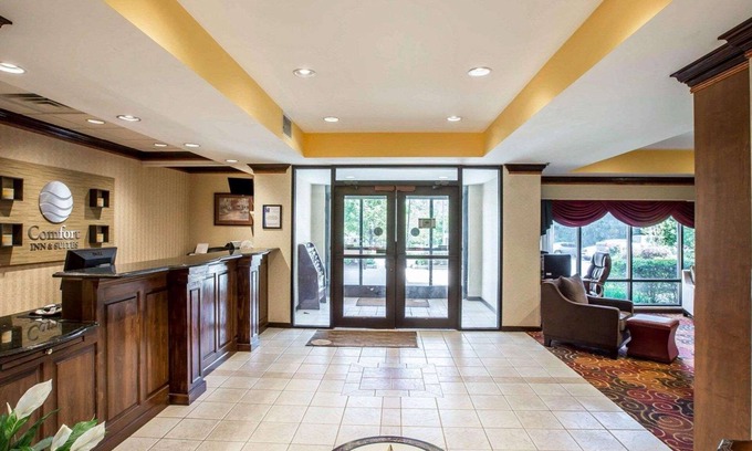 Valley Falls Hotel | Comfort Inn & Suites Spartanburg North