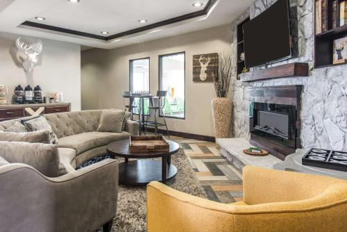 Sterling Hotel | Comfort Inn & Suites Sterling