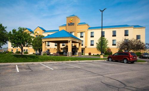 Hutchinson Hotel | Comfort Inn & Suites