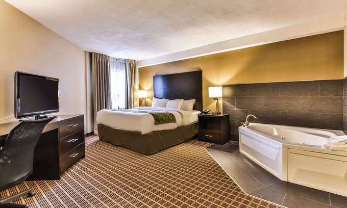 Windsor Hotel | Comfort Inn Windsor