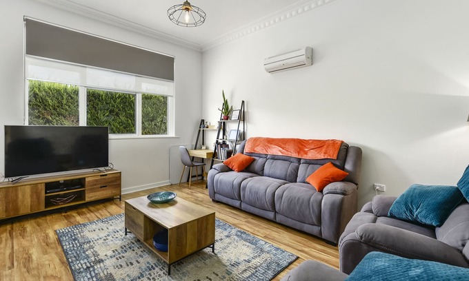 Mount Gambier House | Comfort on Crouch- Enjoy this beautiful house right in CBD.
