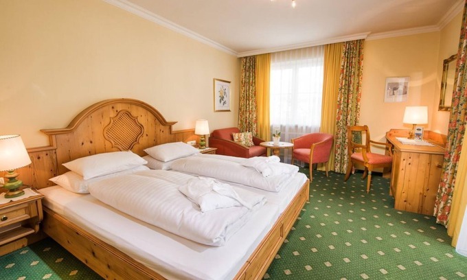 Dorfgastein Hotel | Comfort room with shower od. Bathroom, toilet - Römerhof, country hotel