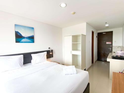 Cikarang Apartment | Comfort Stay Studio at Enviro Apartment By Travelio