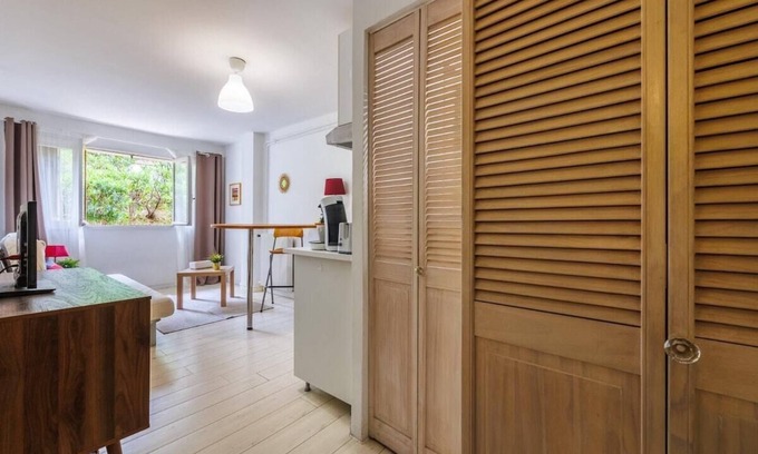 Chanot - Stade Velodrome Apartment | Comfort studio Beaches Vélodrome by Villa Reiala