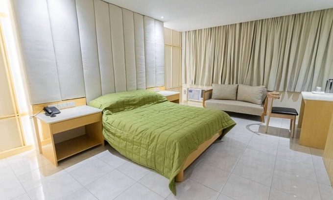 Downtown Tacloban Apartment | Comfort Studio in Tacloban near Heritage Museum