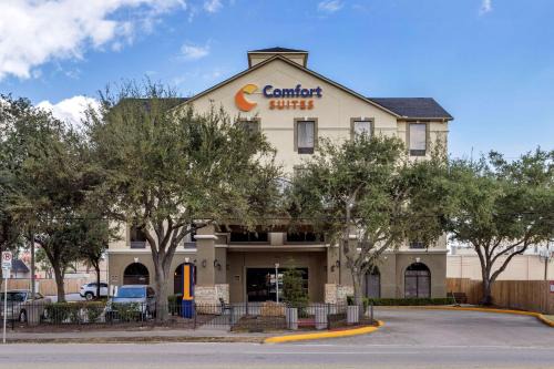 South Main Hotel | Comfort Suites near Texas Medical Center - NRG Stadium