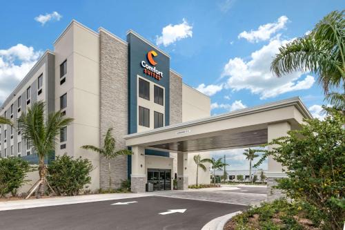 Stuart Hotel | Comfort Suites Stuart-Hutchinson Island