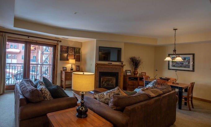 Crested Butte Condo | Comfortable 1 Bedroom Condo - Slopeside - No Cleaning Fee! by RedAwning
