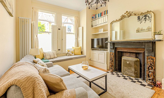 Shacklewell Apartment | Comfortable 1BR flat in Ealing, 7 minutes from tube!