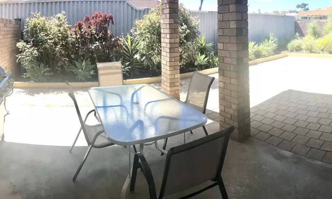 Beresford Villa | COMFORTABLE 2 BEDROOM VILLA OPPOSITE OCEAN