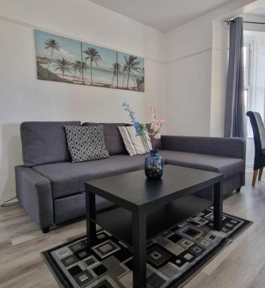 Kennington Apartment | Comfortable 2 bedrooms flat in Oval Central London