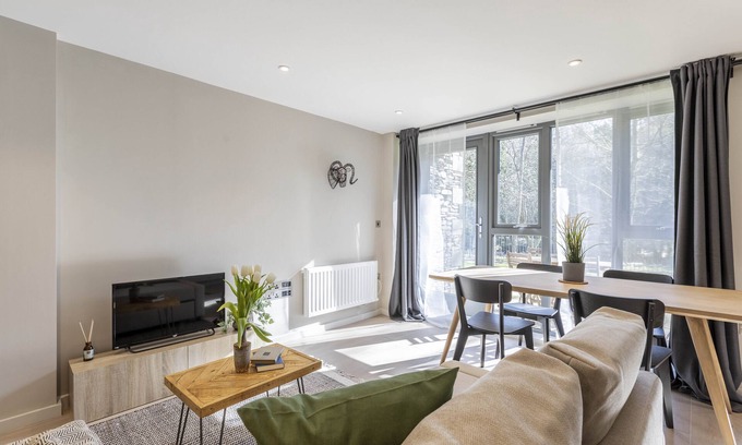 Backbarrow Apartment | Comfortable 2BR in Backbarrow with Free Parking