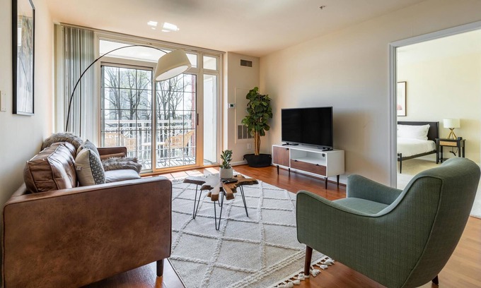 North Bethesda Apartment | Comfortable 2BR Apartment in Rockville